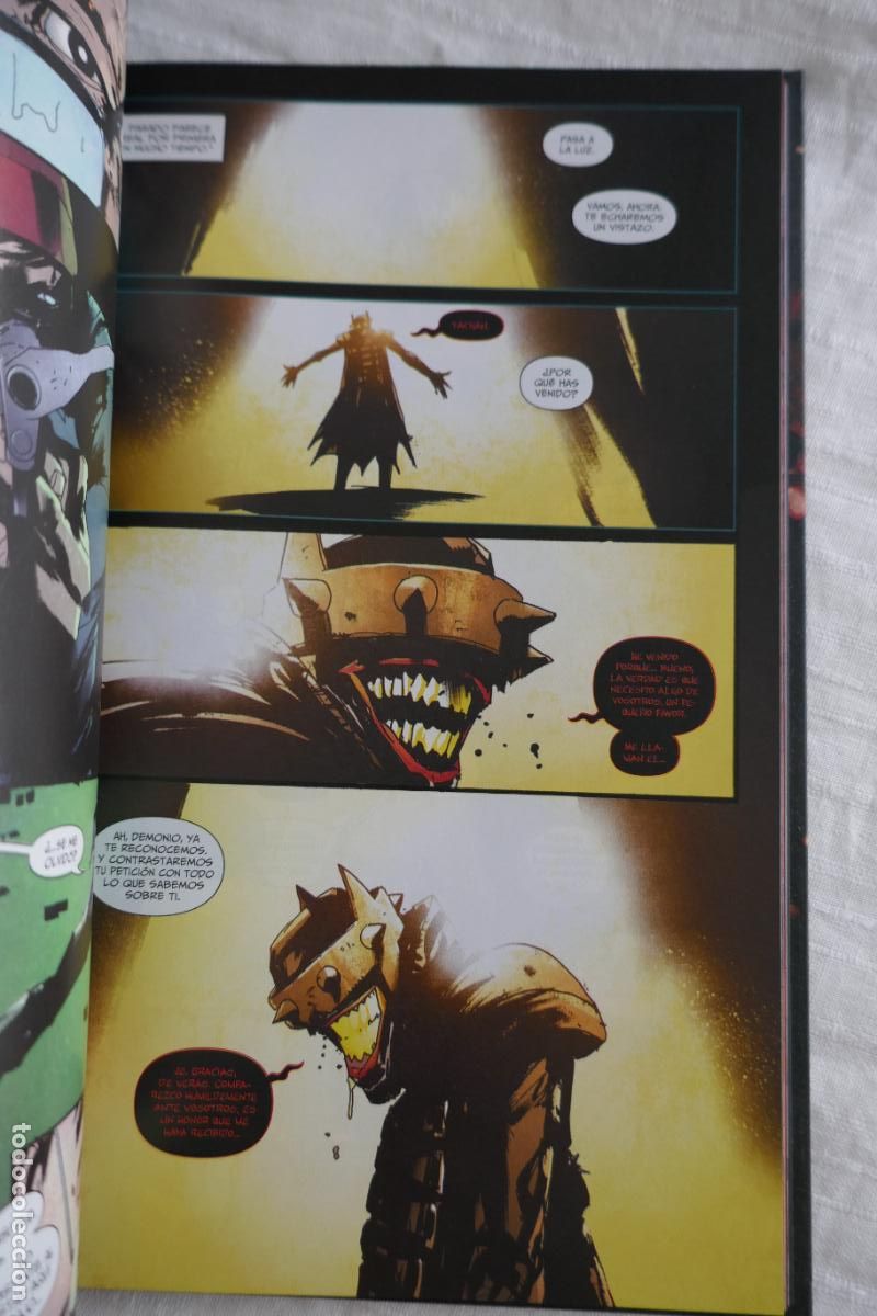 C&oacute;mics: El Batman que R&iacute;e, DC ECC - SCOTT SNYDER JOCK - TAPA DURA - Foto 14