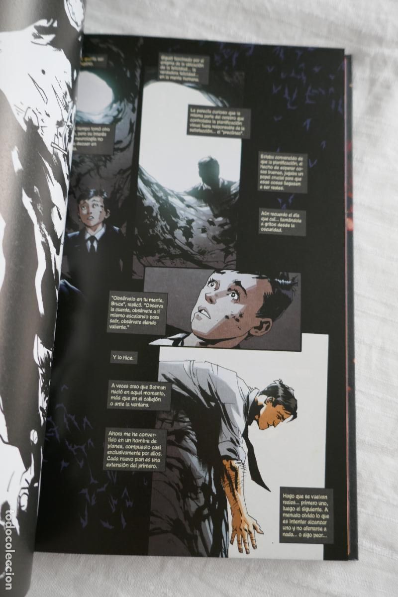 C&oacute;mics: El Batman que R&iacute;e, DC ECC - SCOTT SNYDER JOCK - TAPA DURA - Foto 16