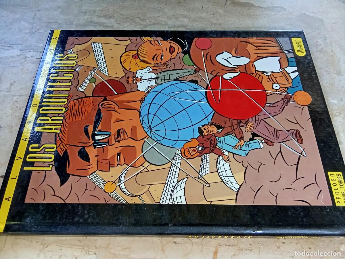 C&oacute;mics: LOS ARQUITECTOS / ALVAROTEGA / CJA381 / IKUSAGER - Foto 1