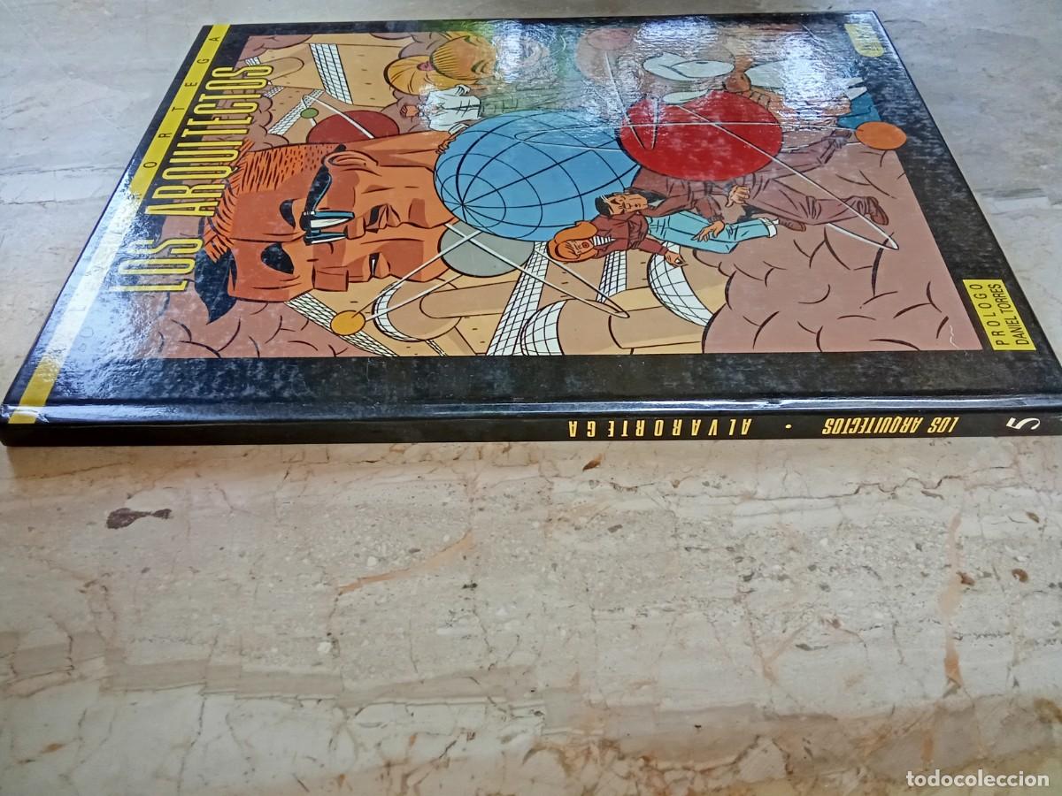 C&oacute;mics: LOS ARQUITECTOS / ALVAROTEGA / CJA381 / IKUSAGER - Foto 3