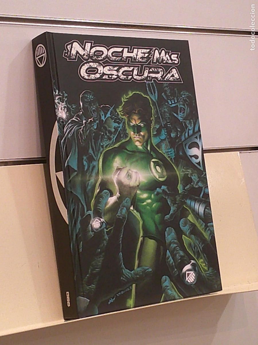 Comics : LA NOCHE MAS OSCURA VOLUMEN 1 DE 5 448 PAGINAS TOMO TAPA DURA DC - ECC OFERTA