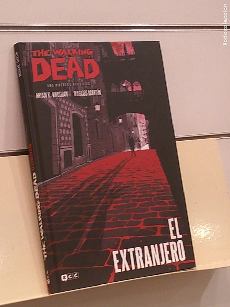 Comics : THE WALKING DEAD LOS MUERTOS VIVIENTES EL EXTRANJERO TOMO TAPA DURA - ECC OFERTA