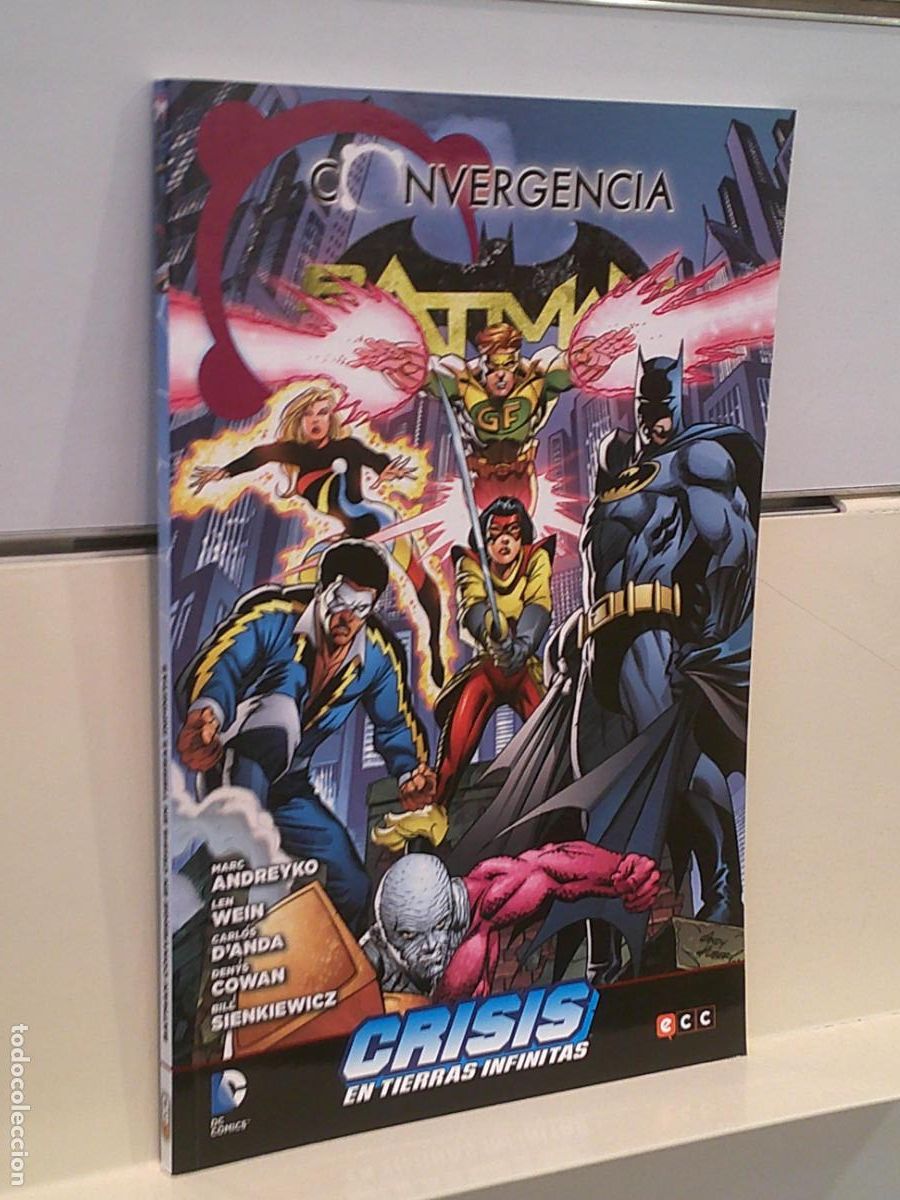 C&oacute;mics: BATMAN CONVERGE EN CRISIS EN TIERRAS INFINITAS - ECC - Foto 1