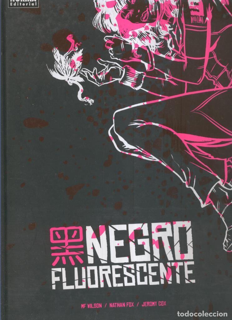 C&oacute;mics: Negro fluorescente - MF Wilson - Nathan Fox - Jeromy Cox - Foto 1