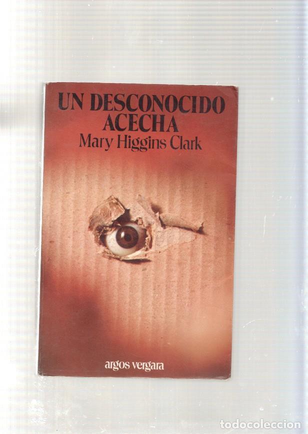 C&oacute;mics: Un desconocido acecha - Mary Higgins Clark - Foto 1