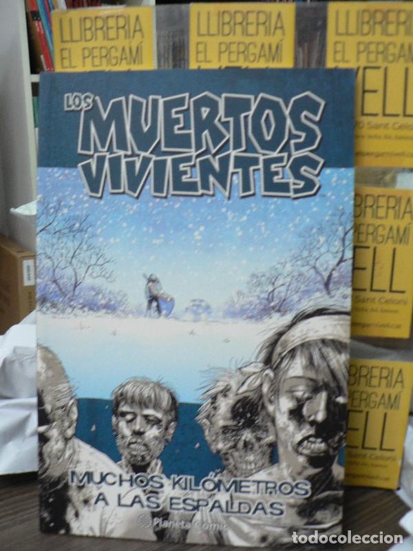C&oacute;mics: Los Muertos Vivientes N&ordm; 02/32: Muchos Kil&oacute;metros a las Espaldas - Kirkman, Robert - Planeta C&oacute;mic