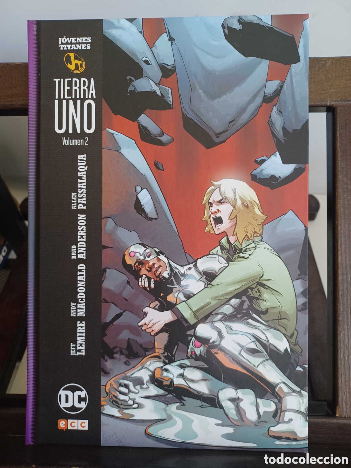 C&oacute;mics: J&oacute;venes titanes. Tierra Uno. Volumen 2/ DC ECC/ NUEVO A ESTRENAR