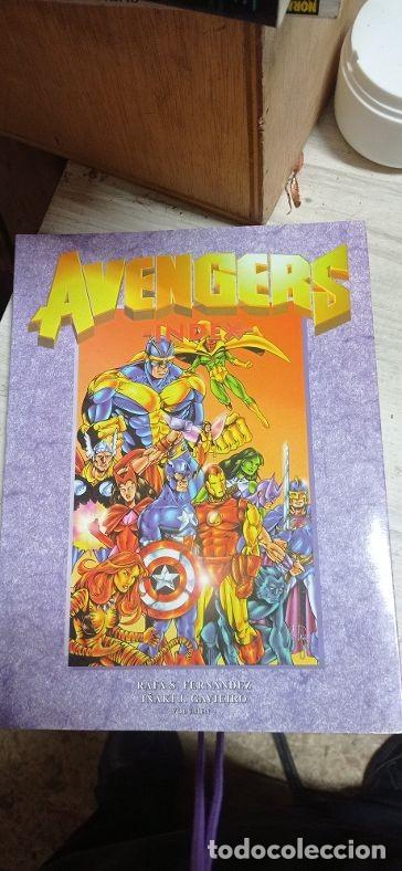 C&oacute;mics: AVENGERS INDEX N&ordm; 1 RAFA S. FERNANDEZ Y I&Ntilde;AKI J. GAVIEIRO