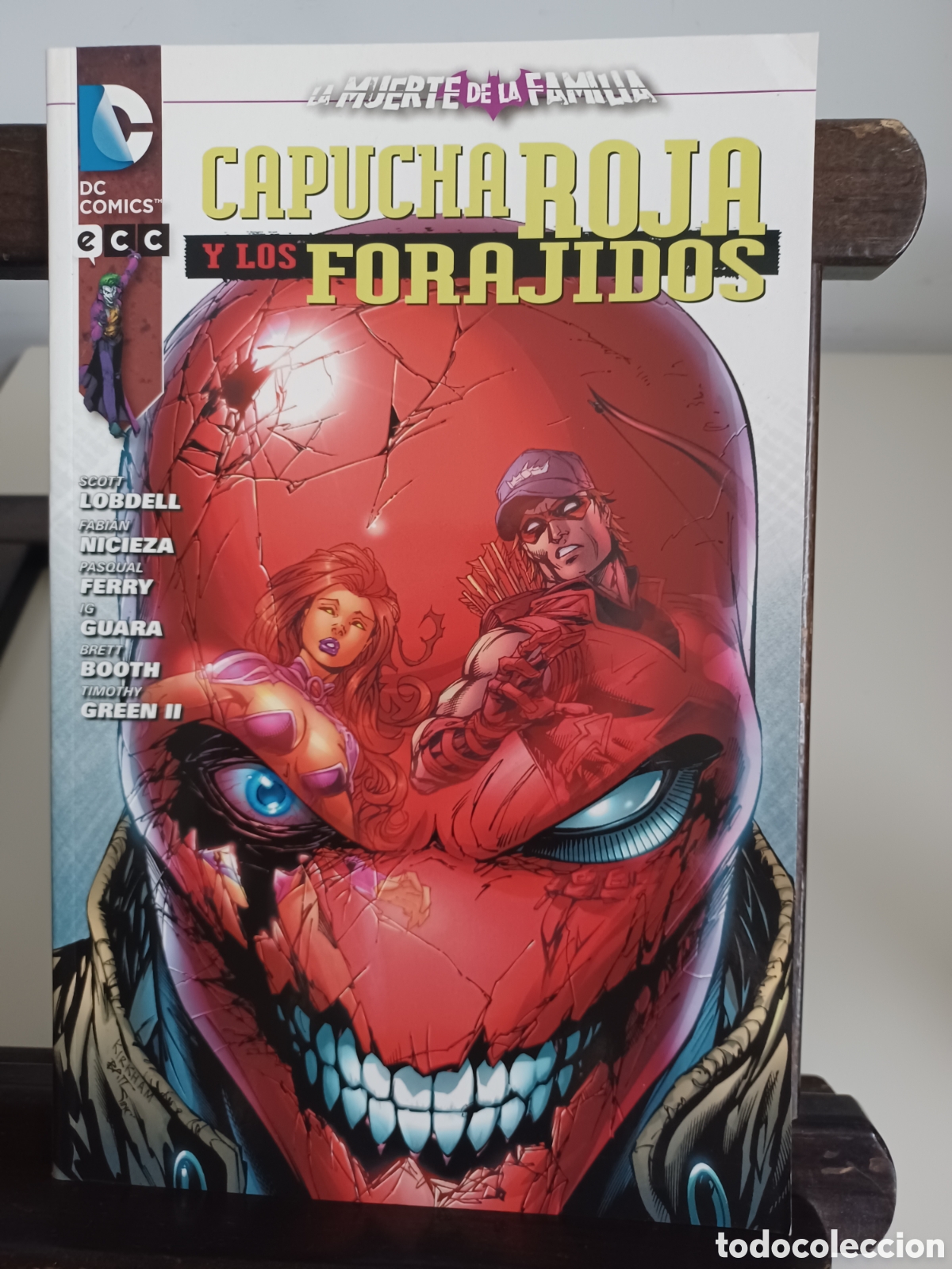 C&oacute;mics: Capucha Roja y los Forajidos. La muerte de la familia/ DC ECC/ Descatalogado