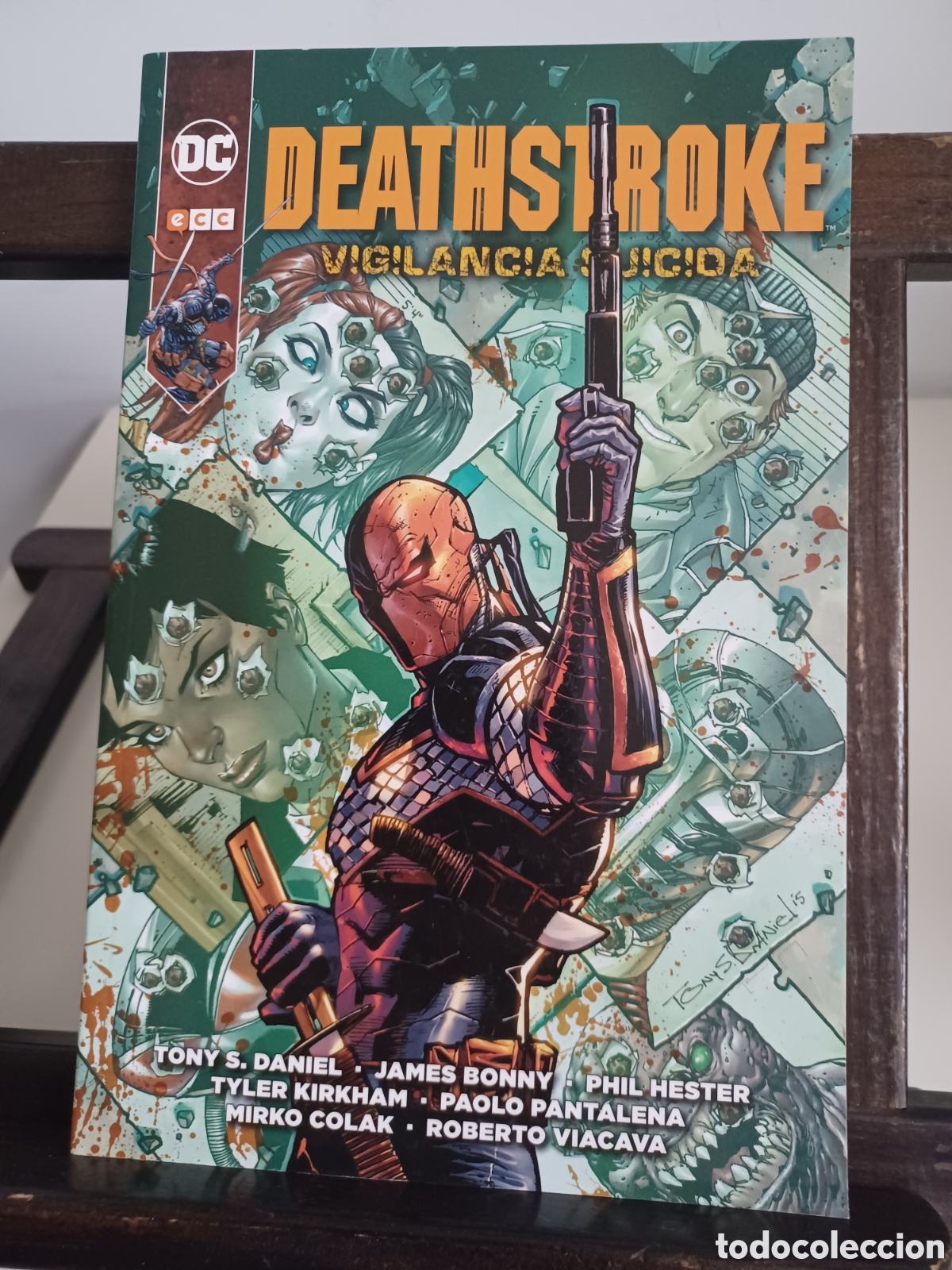 C&oacute;mics: Deathstroke. Vigilancia suicida/ DC ECC/ NUEVO A ESTRENAR - Foto 1