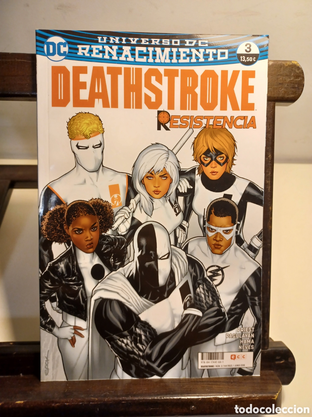 C&oacute;mics: Universo DC Deathstroke. Resistencia/ DC ECC/ Impecable