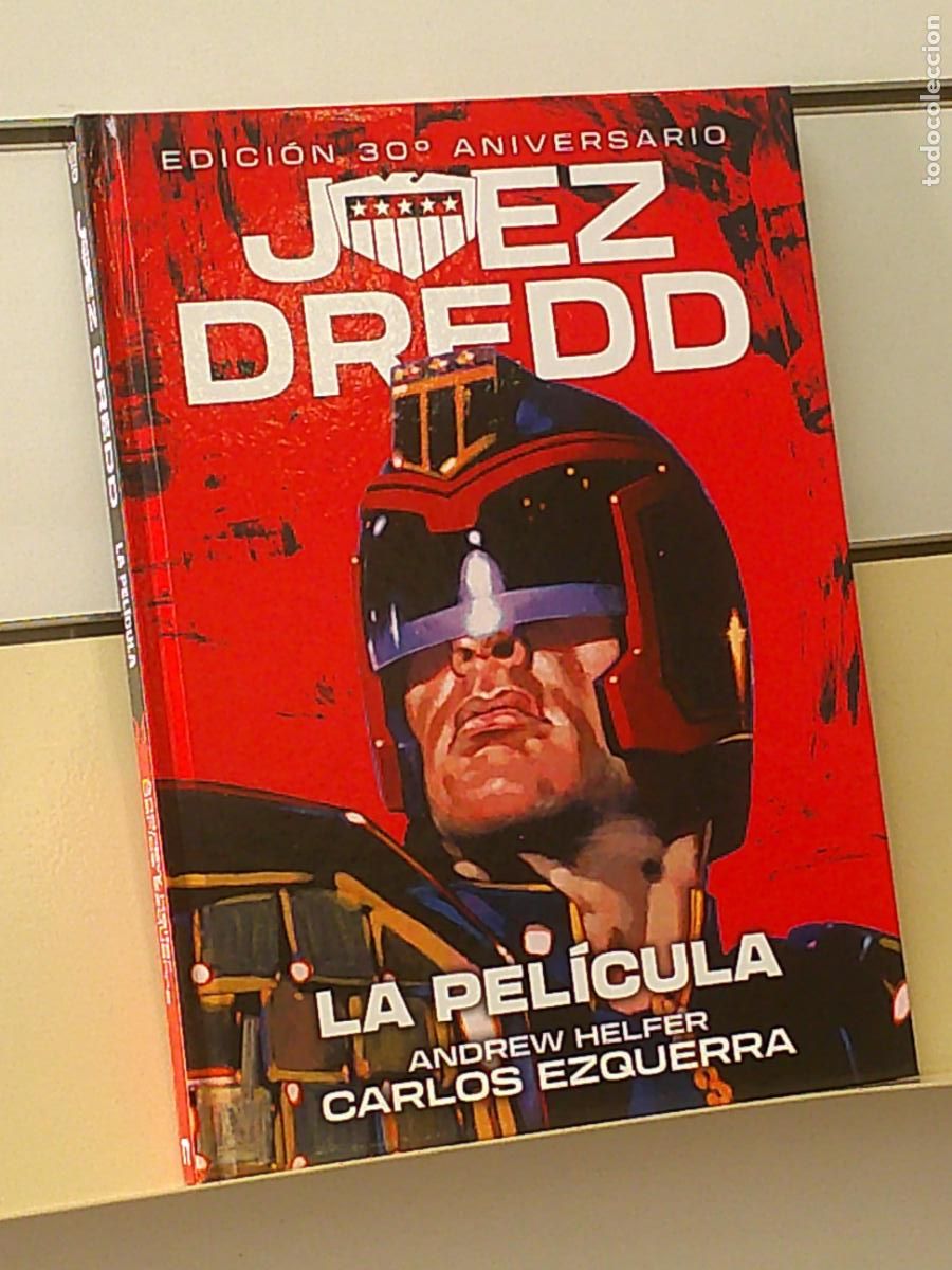 C&oacute;mics: JUEZ DREDD LA PELICULA EDICION 30 ANIVERSARIO TAPA DURA - DOLMEN OFERTA (ANTES 19,90&euro;)