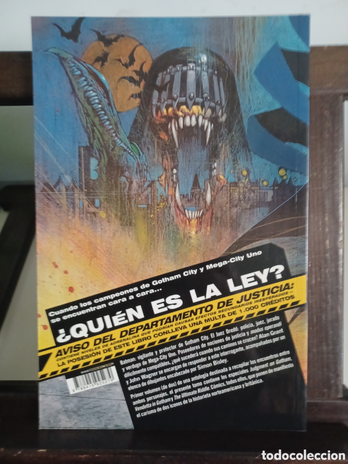 C&oacute;mics: Batman & Juez Dredd volumen 1/ DC ECC/ Descatalogado/ Excelente estado - Foto 2