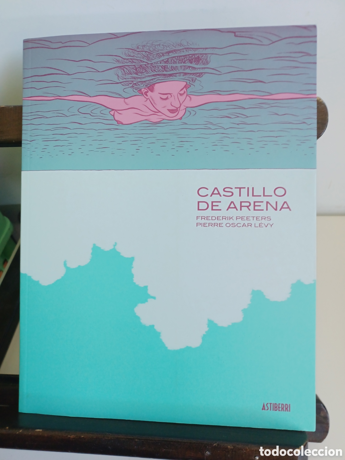 C&oacute;mics: Castillo de Arena/ Peeters & Levy/ Astiberri