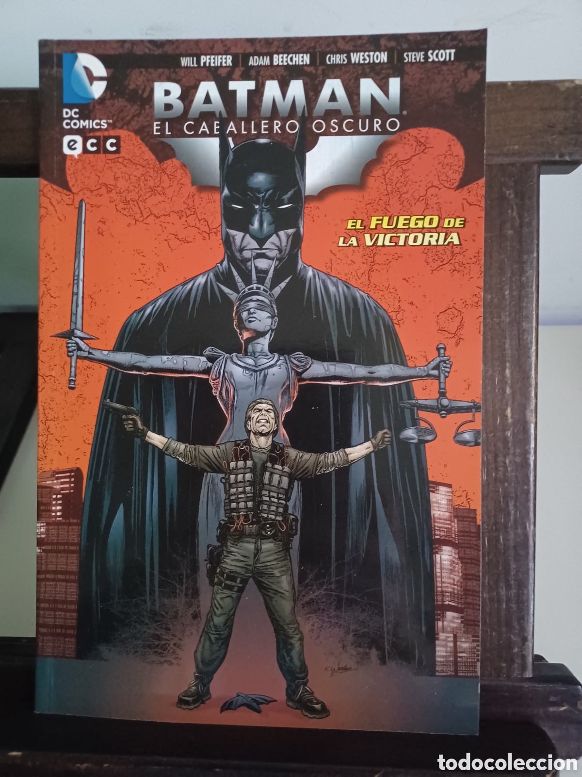 C&oacute;mics: Batman. El Caballero Oscuro. El fuego de la victoria/ DC ECC