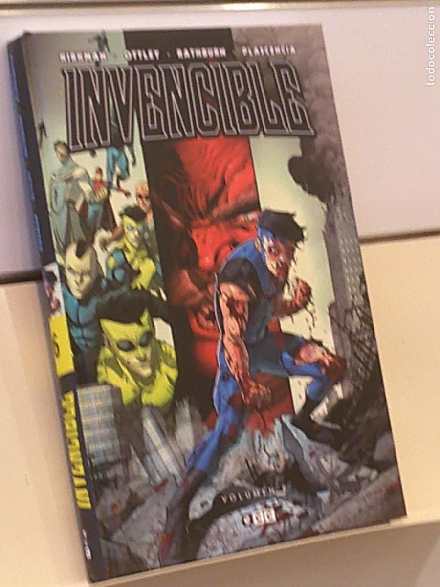 C&oacute;mics: INVENCIBLE VOLUMEN 6 DE 12 ROBERT KIRKMAN TOMO TAPA DURA - ECC OFERTA