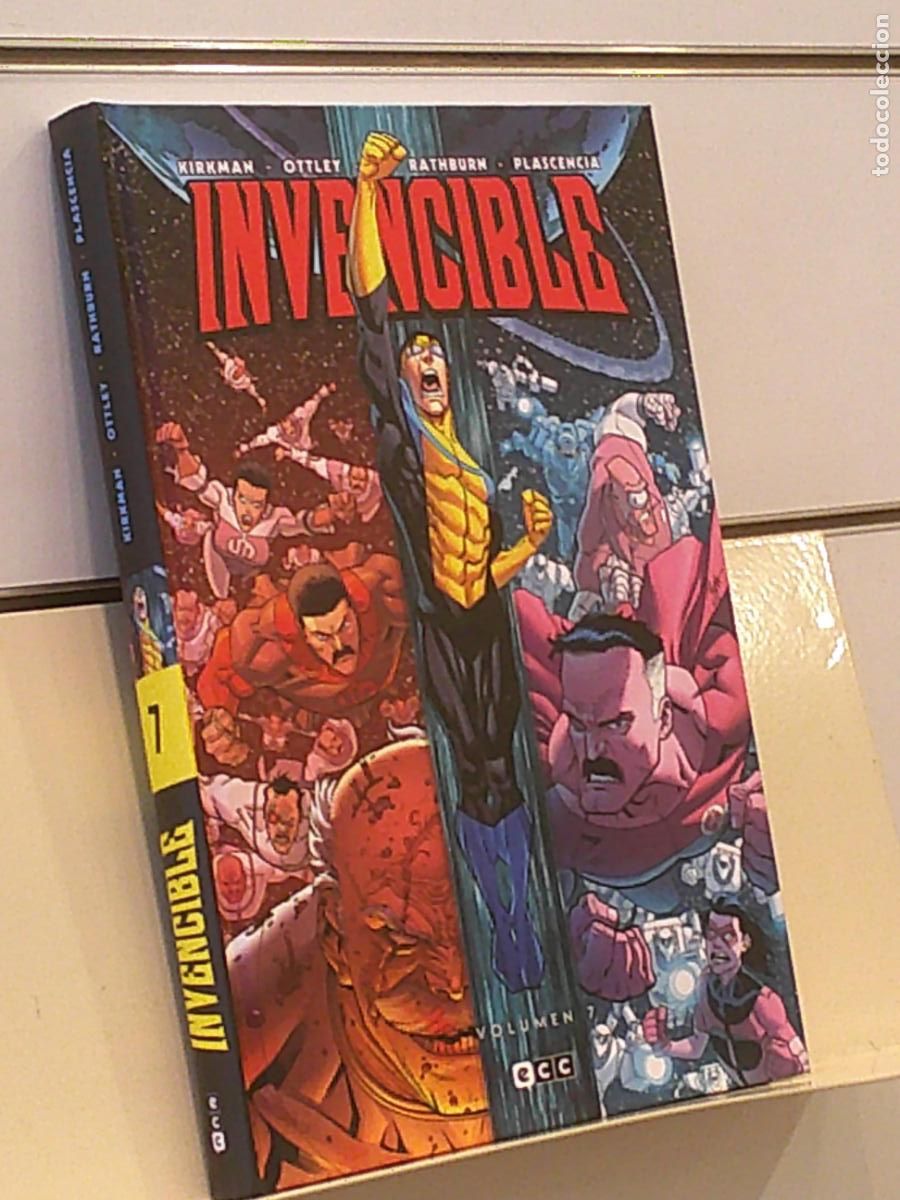 C&oacute;mics: INVENCIBLE VOLUMEN 7 DE 12 ROBERT KIRKMAN TOMO TAPA DURA - ECC OFERTA