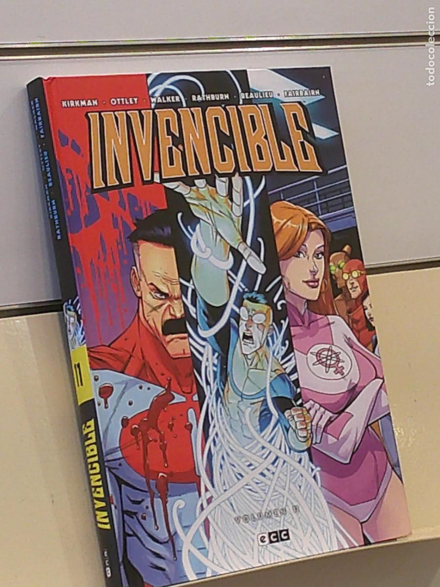 C&oacute;mics: INVENCIBLE VOLUMEN 11 DE 12 ROBERT KIRKMAN TOMO TAPA DURA - ECC OFERTA
