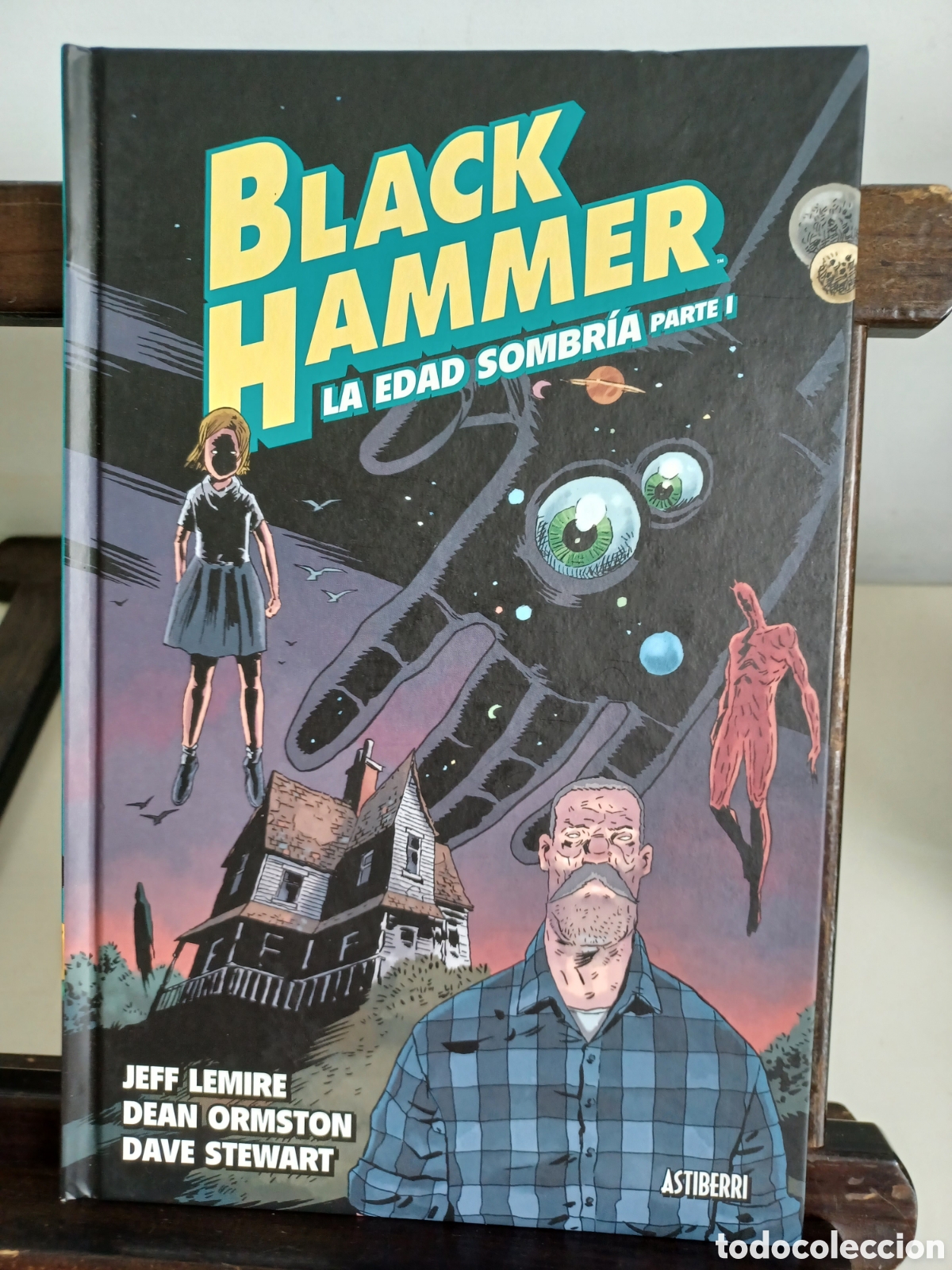 C&oacute;mics: Black Hammer 3 La edad sombr&iacute;a 1/ Jeff Lemire/ Astiberri/ NUEVO A ESTRENAR