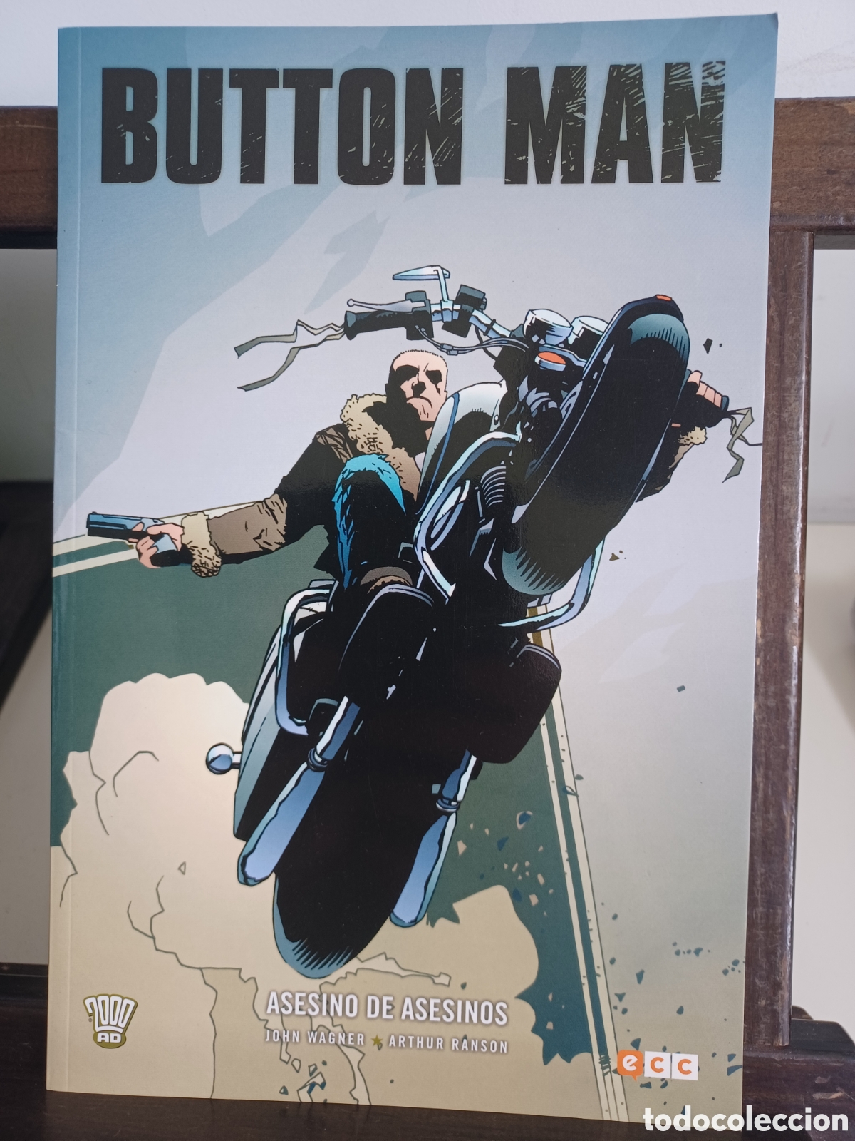 C&oacute;mics: Button Man. Asesino de asesinos/ Ecc/ Excelente estado - Foto 1