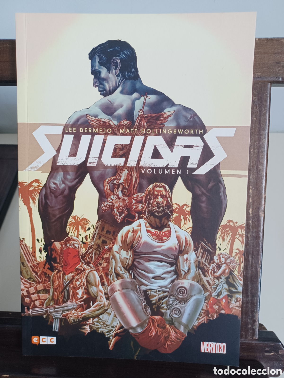 C&oacute;mics: Suicidas. Volumen 1/ V&eacute;rtigo ECC/ NUEVO A ESTRENAR - Foto 1