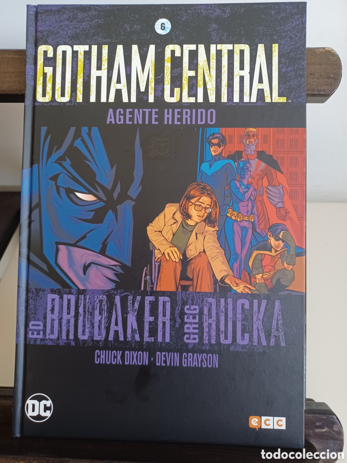 C&oacute;mics: Gotham Central 6 Agente herido/ DC ECC/ Descatalogado/ A ESTRENAR