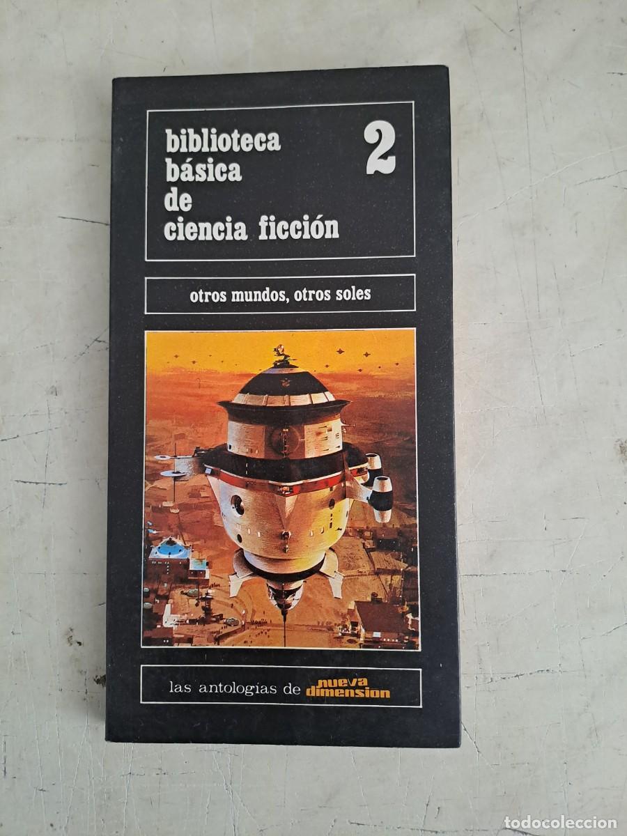 C&oacute;mics: Biblioteca b&aacute;sica de ciencia ficci&oacute;n 2, Nueva dimensi&oacute;n en buen estado Bolsa DA
