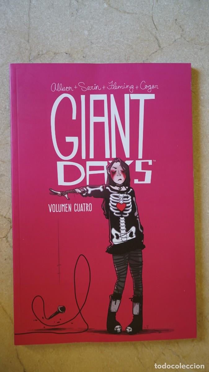 C&oacute;mics: GIANT DAYS - LOTE DE 5 N&Uacute;MEROS - NORMA - Foto 5