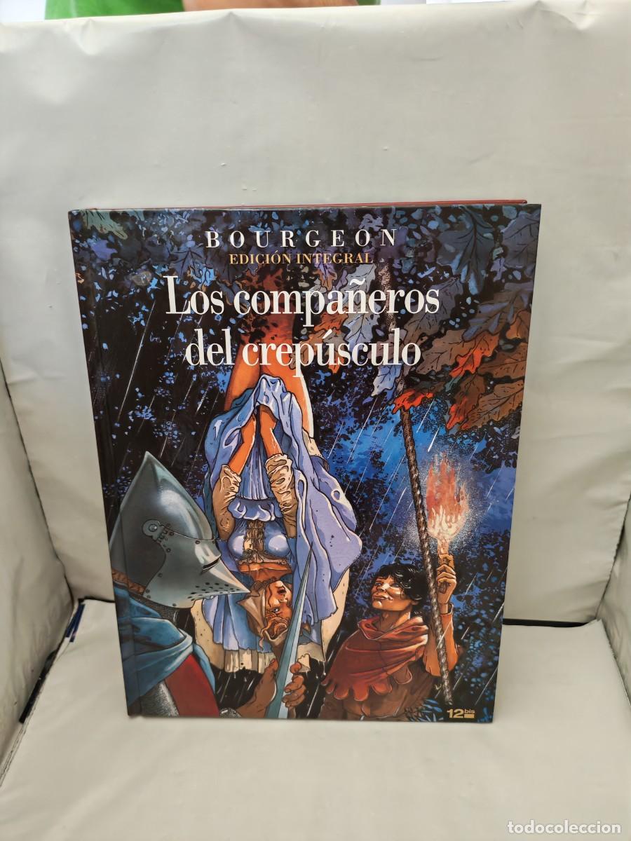 Comics: LOS COMPA&Ntilde;EROS DEL CREP&Uacute;SCULO, Edici&oacute;n integral en un solo tomo (1&ordf; edici&oacute;n + L&Aacute;MINA EMBUCHADA)