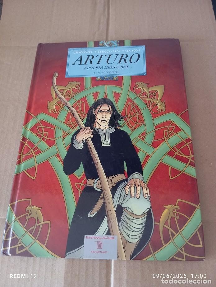 C&oacute;mics: COMIC ARTURO / EPOPEIA ZELTA BAT / 1 MYRDDIN EROA / VASCO BASQUE EUSKARA