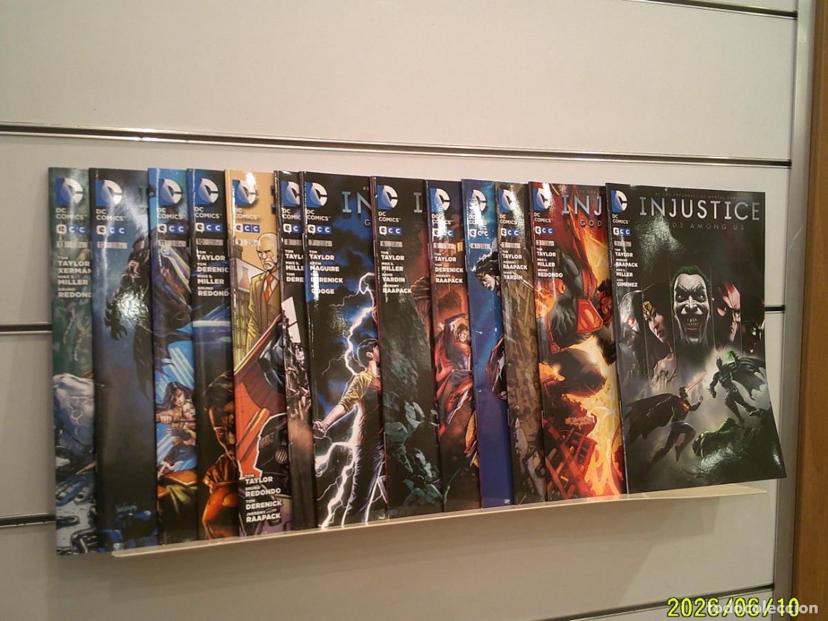 C&oacute;mics: INJUSTICE GODS AMONG US A&Ntilde;O UNO COMPLETA 13 NUMEROS DC - ECC OFERTA (ANTES 33,50&euro;)