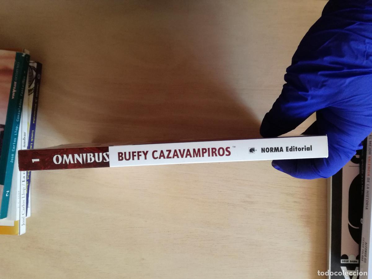 C&oacute;mics: BUFFY CAZA VAMPIROS OMNIBUS 1 - Foto 2