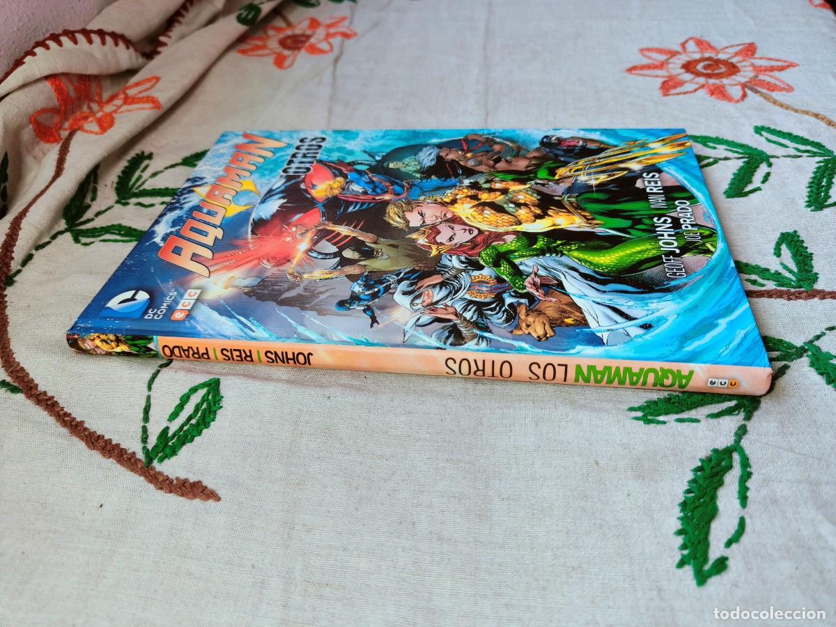 C&oacute;mics: Aquaman. Los Otros. Geoff Johns. DC. ECC. - Foto 2