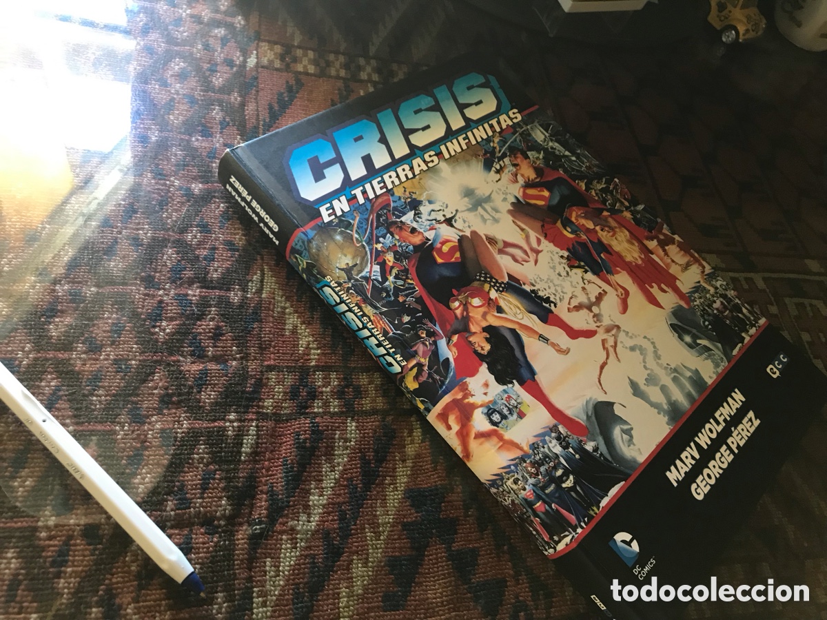 C&oacute;mics: Crisis en tierras infinitas. Marv Wolfram. George P&eacute;rez. DC c&oacute;mics. ECC