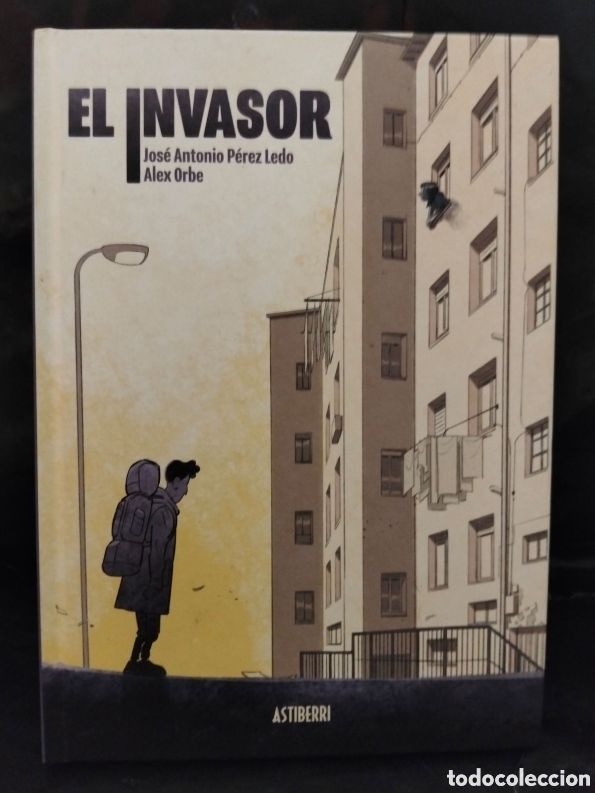 C&oacute;mics: J. A. P&Eacute;REZ LEDO/&Aacute;LEX ORBE. EL INVASOR .ASTIBERRI