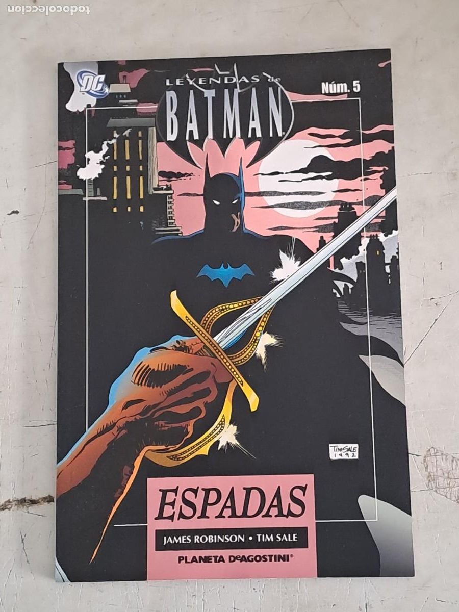 C&oacute;mics: Leyendas de Batman 5, espadas, Planeta en perfecto estado