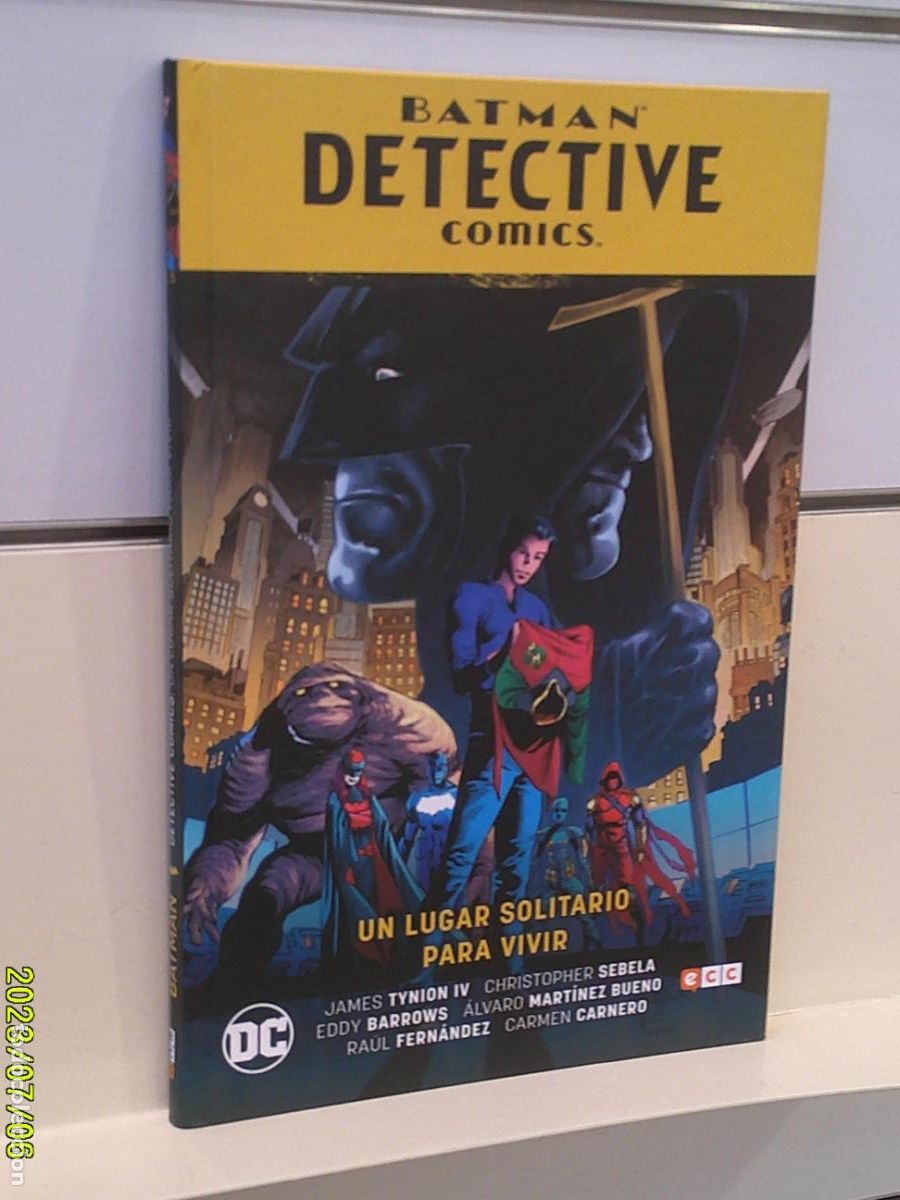 C&oacute;mics: BATMAN DETECTIVE COMICS UN LUGAR SOLITARIO PARA VIVIR - ECC OFERTA