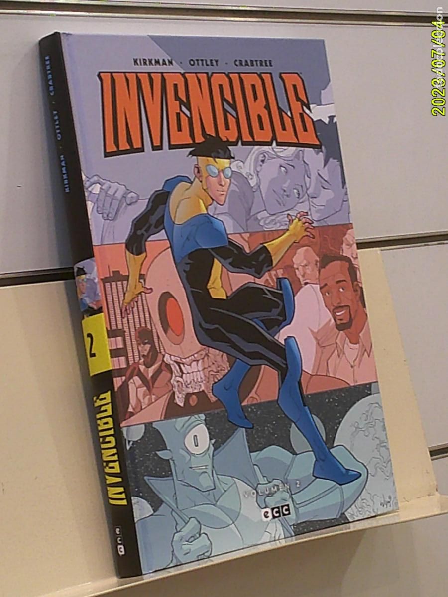 C&oacute;mics: INVENCIBLE VOL. 2 DE 12 KIRKMAN TOMO TAPA DURA - ECC OFERTA (ANTES 32&euro;)