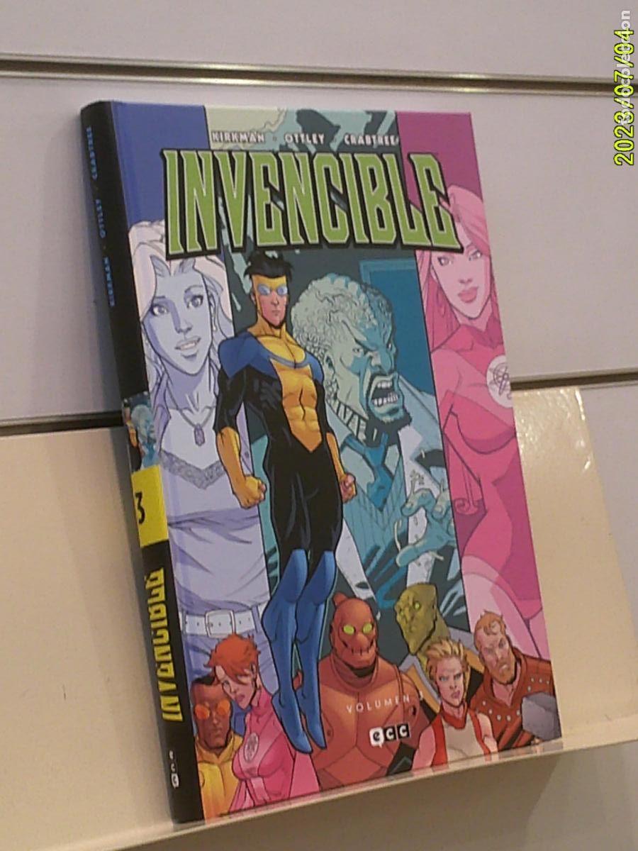 C&oacute;mics: INVENCIBLE VOL. 3 DE 12 KIRKMAN TOMO TAPA DURA - ECC OFERTA (ANTES 31&euro;)