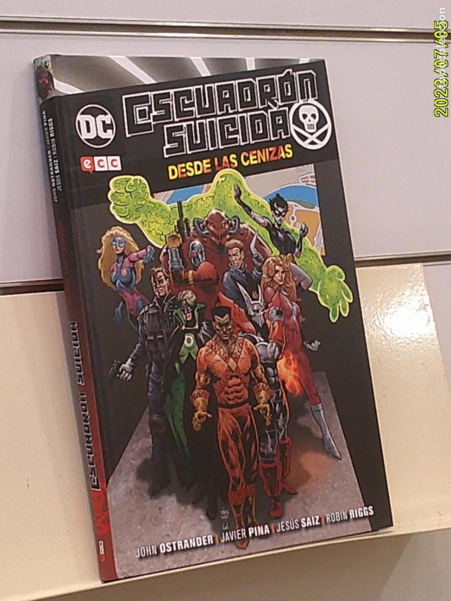 C&oacute;mics: ESCUADRON SUICIDA DESDE LAS CENIZAS TOMO TAPA DURA DC - ECC OFERTA (ANTES 19,95&euro;)