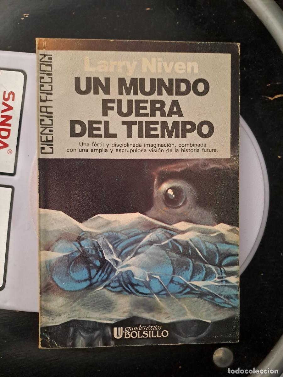 C&oacute;mics: Ciencia ficci&oacute;n 30, un mundo fuera del tiempo, Ultramar en buen estado Bolsa DA