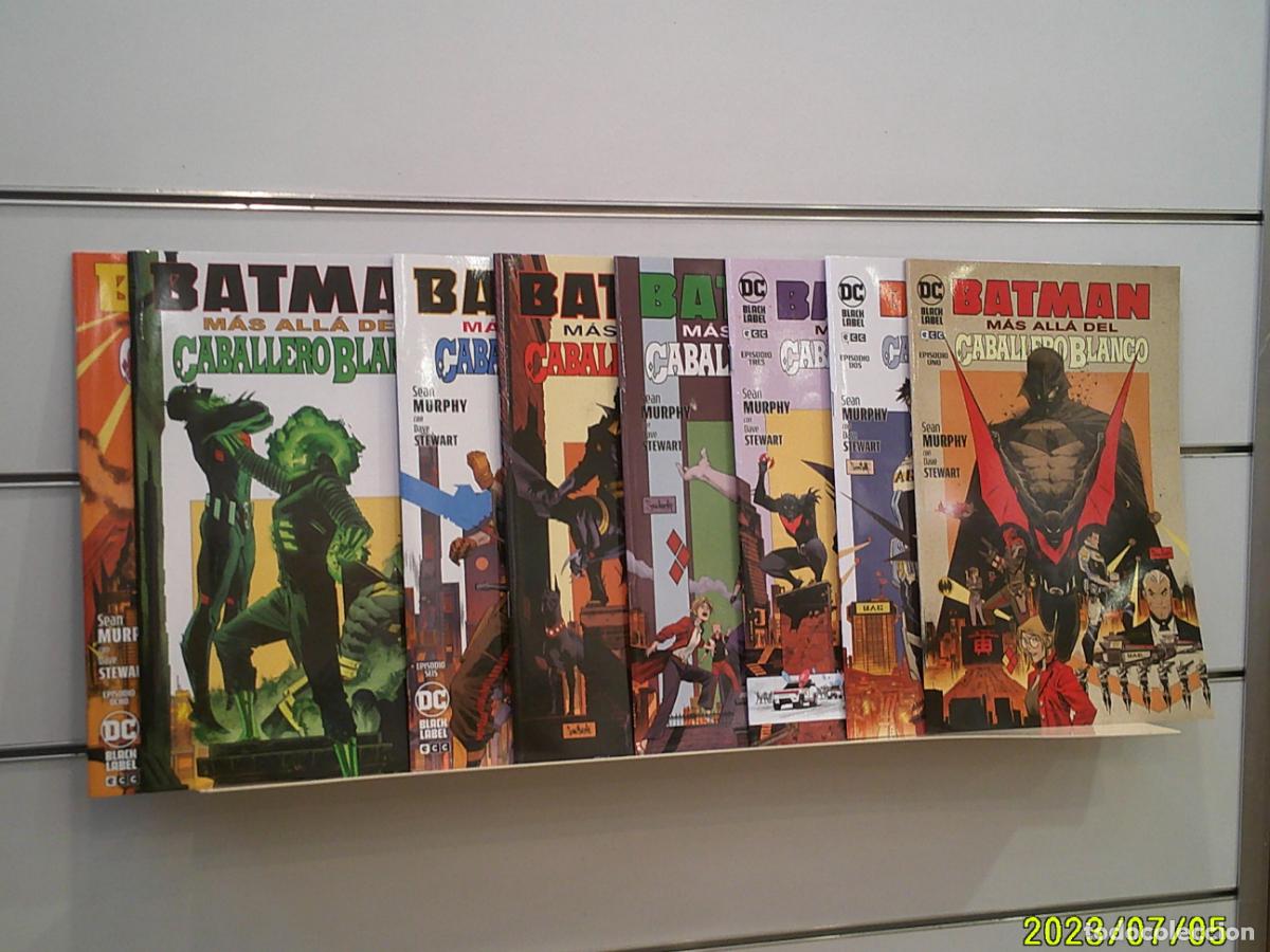 C&oacute;mics: BATMAN MAS ALLA DEL CABALLERO BLANCO COMPLETA 8 NUMEROS DC BLACK LABEL - ECC OFERTA
