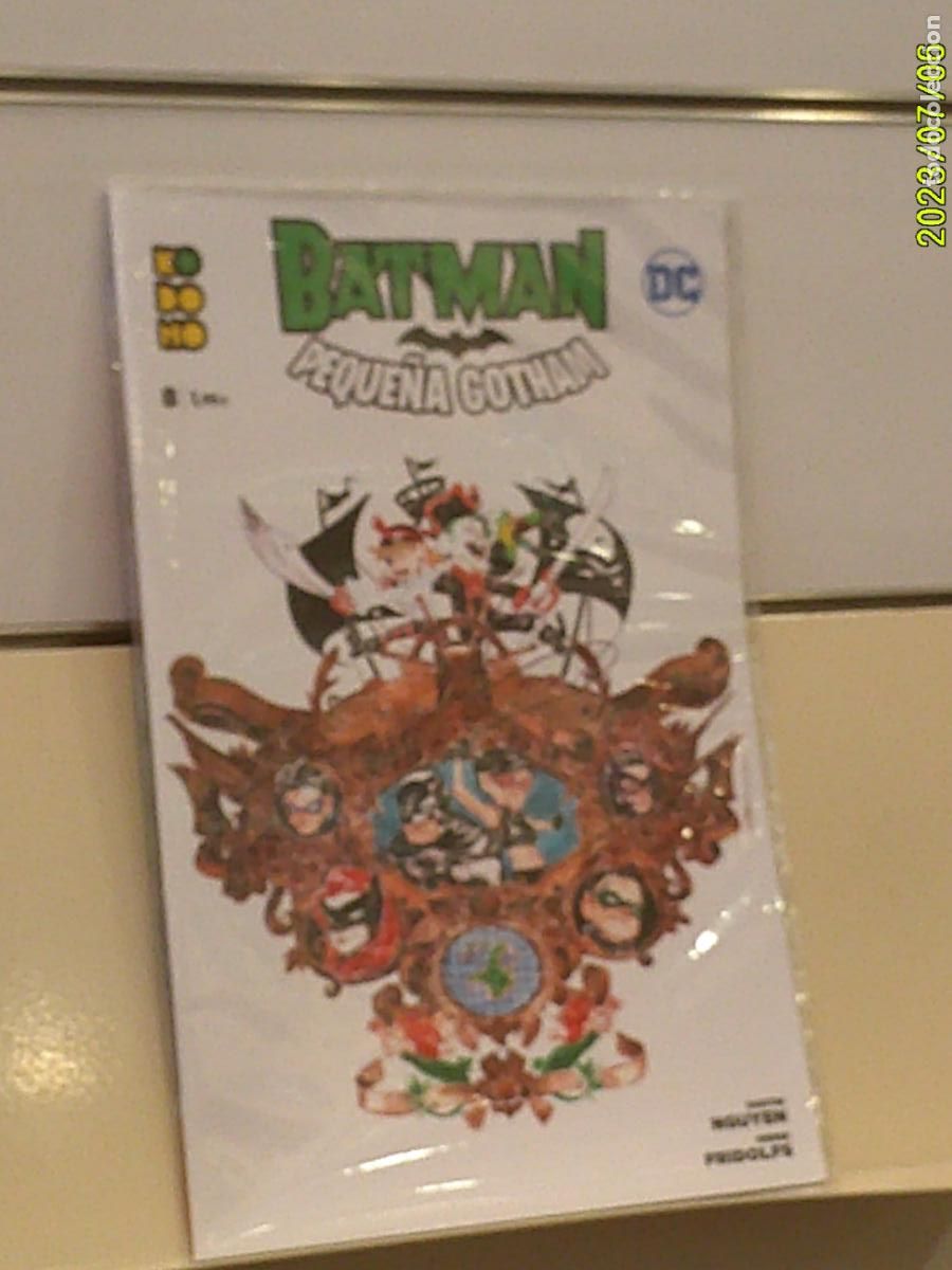 C&oacute;mics: BATMAN PEQUE&Ntilde;A GOTHAM N&ordm; 8 KODOMO - ECC