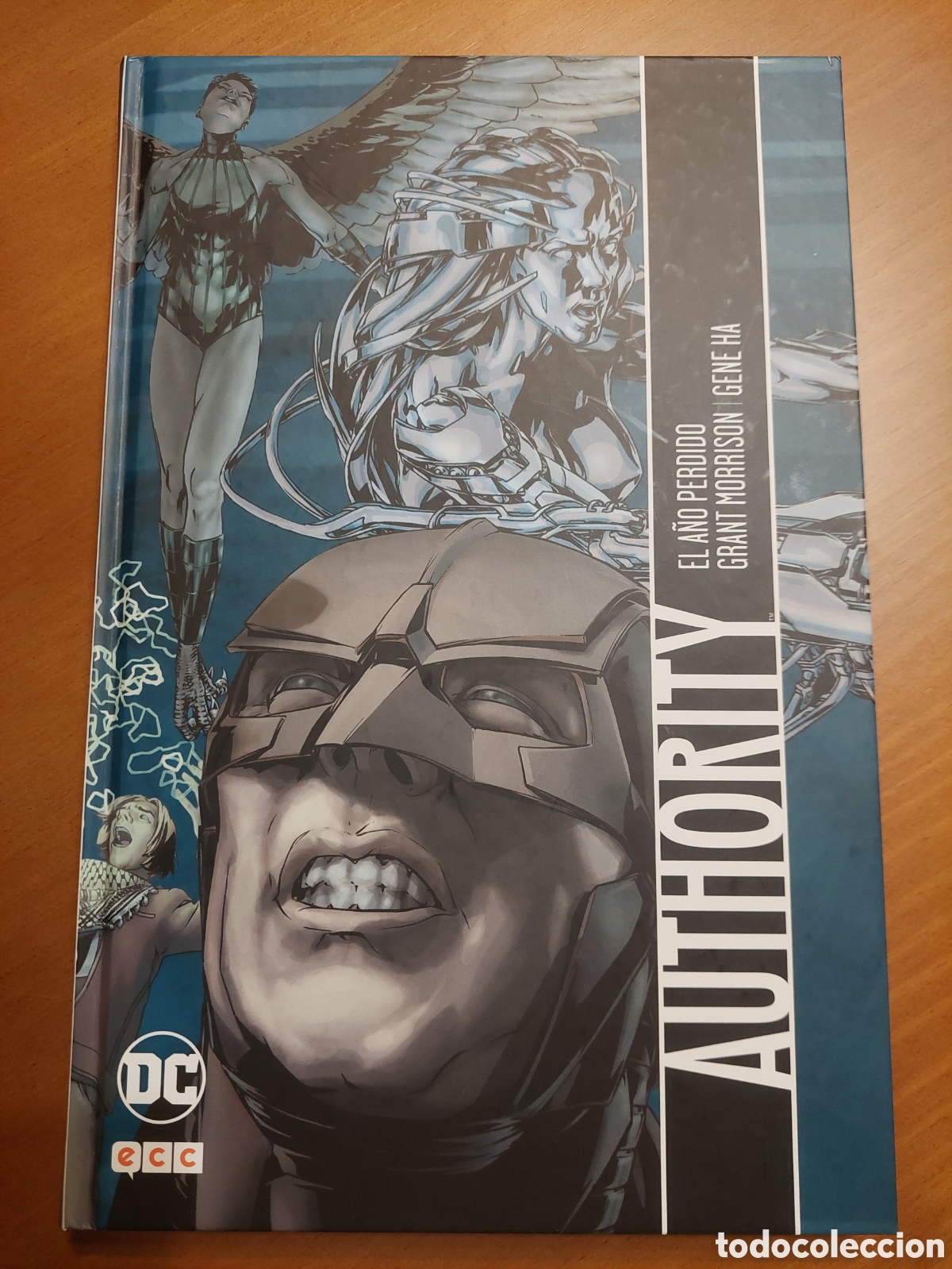 C&oacute;mics: AUTHORITY: EL A&Ntilde;O PERDIDO