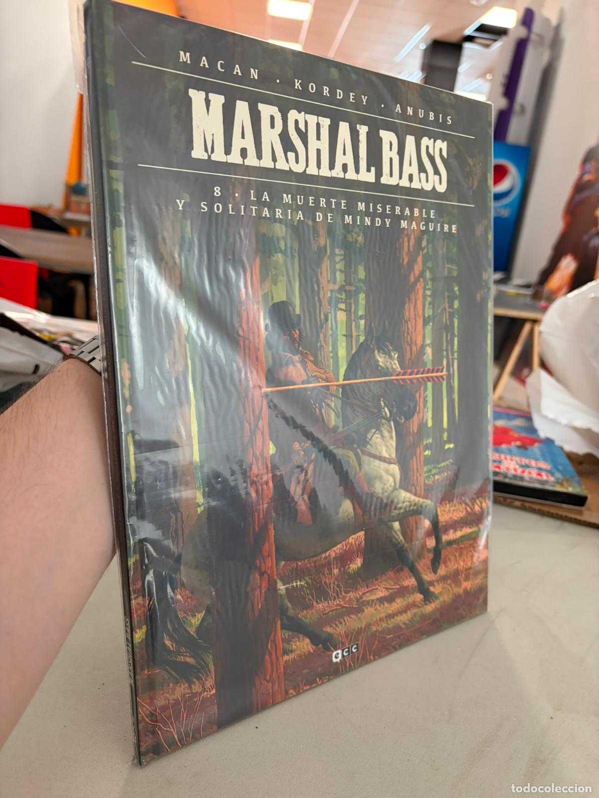 C&oacute;mics: MARSHALL BASS n&ordm; 8: LA MUERTE SOLITARIA Y MISERABLE DE MINDY MAGUIRE ECC