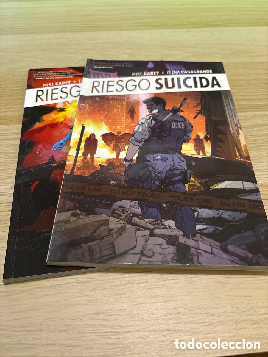 C&oacute;mics: Riesgo suicida. Mike carey. Libros 1 y 2