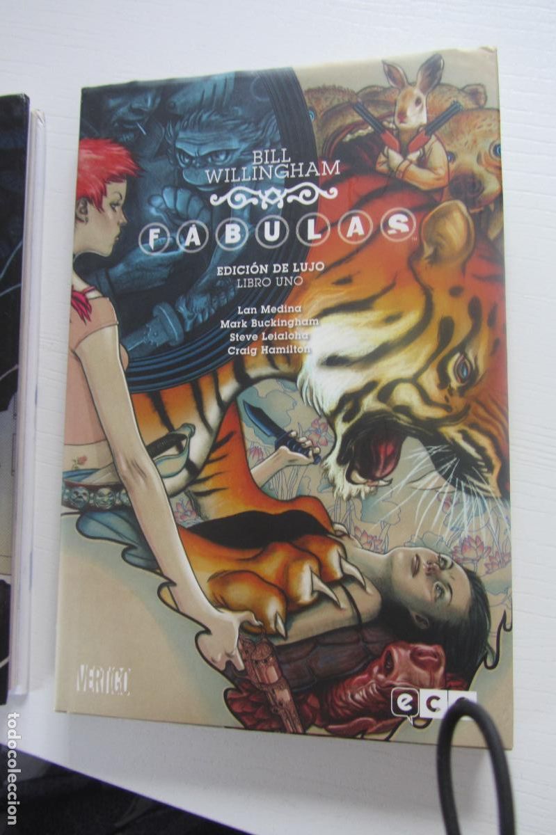 C&oacute;mics: F&aacute;bulas Libro 1 (Edici&oacute;n de Lujo) - Bill Willingham - ECC / Vertigo BUEN ESTADO ARX18