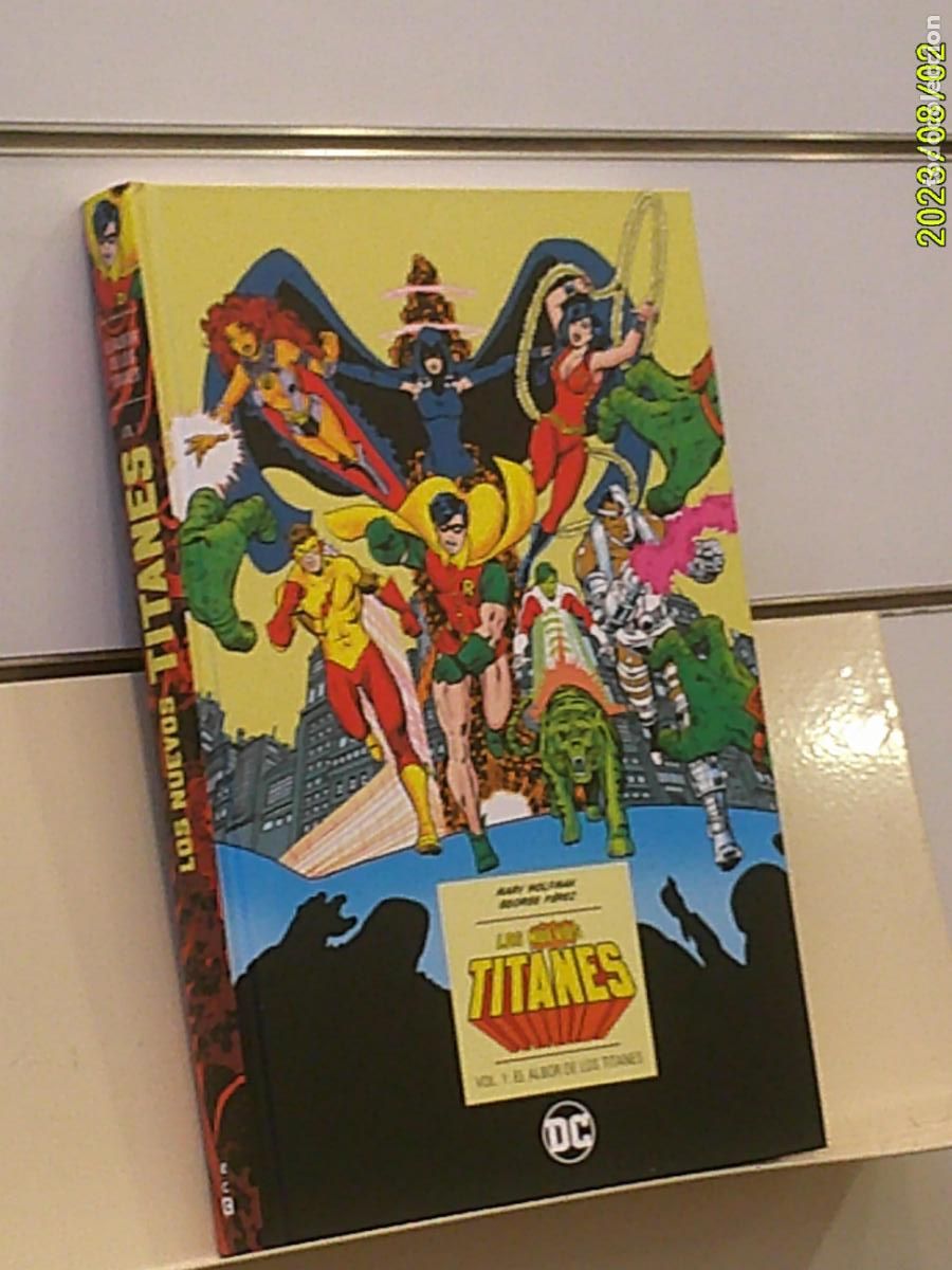 C&oacute;mics: LOS NUEVOS TITANES VOL. 1 EL ALBOR DE LOS TITANES TOMO TAPA DURA DC - ECC OFERTA