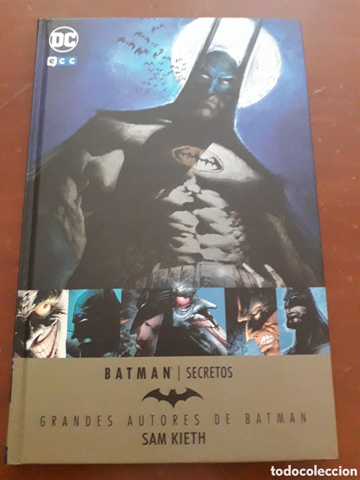 C&oacute;mics: GRANDES AUTORES DE BATMAN. SAM KIETH. SECRETOS