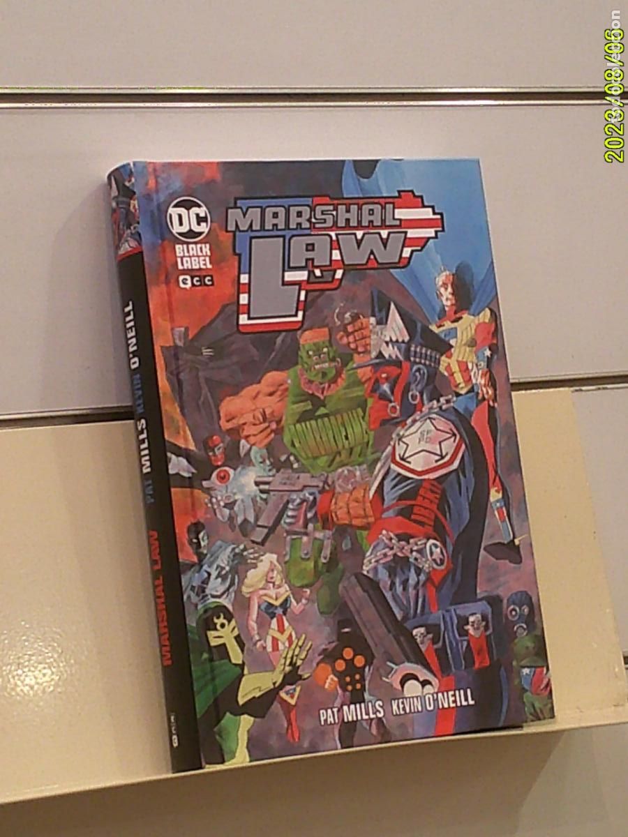 C&oacute;mics: MARSHAL LAW TOMO TAPA DURA DC - ECC OFERTA